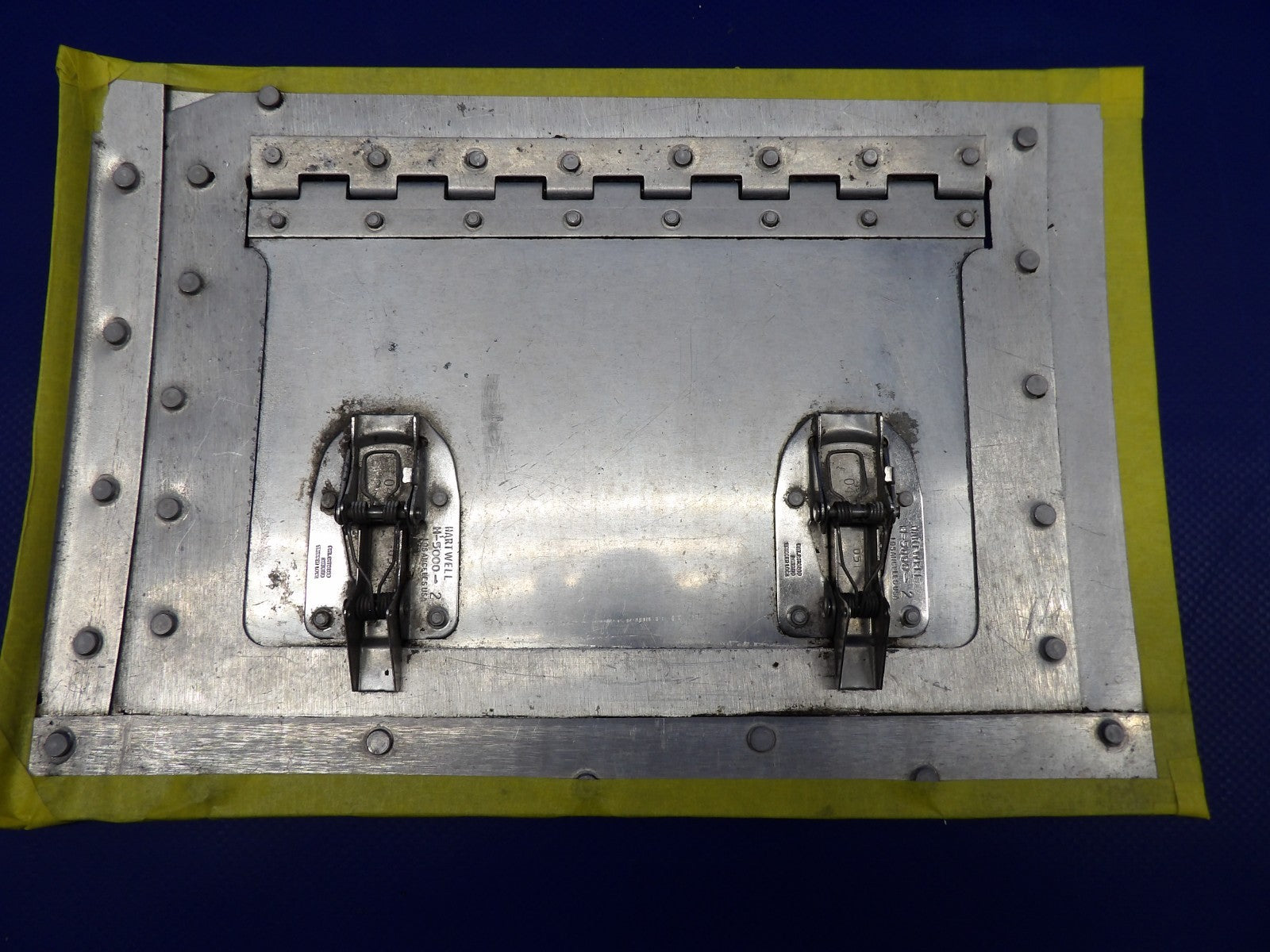 Beech 95 / D95A LH OTBD / RH INBD LWR Cowling Door P/N 95-910011-473 (0326-407)2