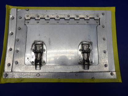 Beech 95 / D95A LH OTBD / RH INBD LWR Cowling Door P/N 95-910011-473 (0326-407)2