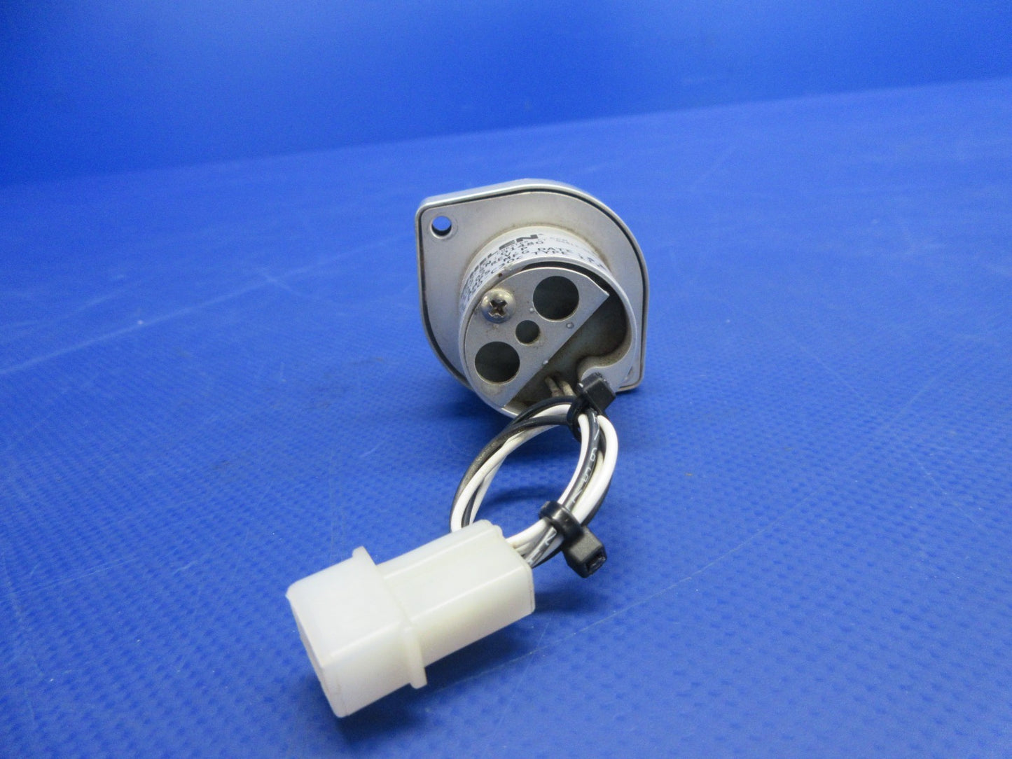 Whelen LED AFT Vertical Position Light 28V 01-0771554-02 TESTED (0626-895)7