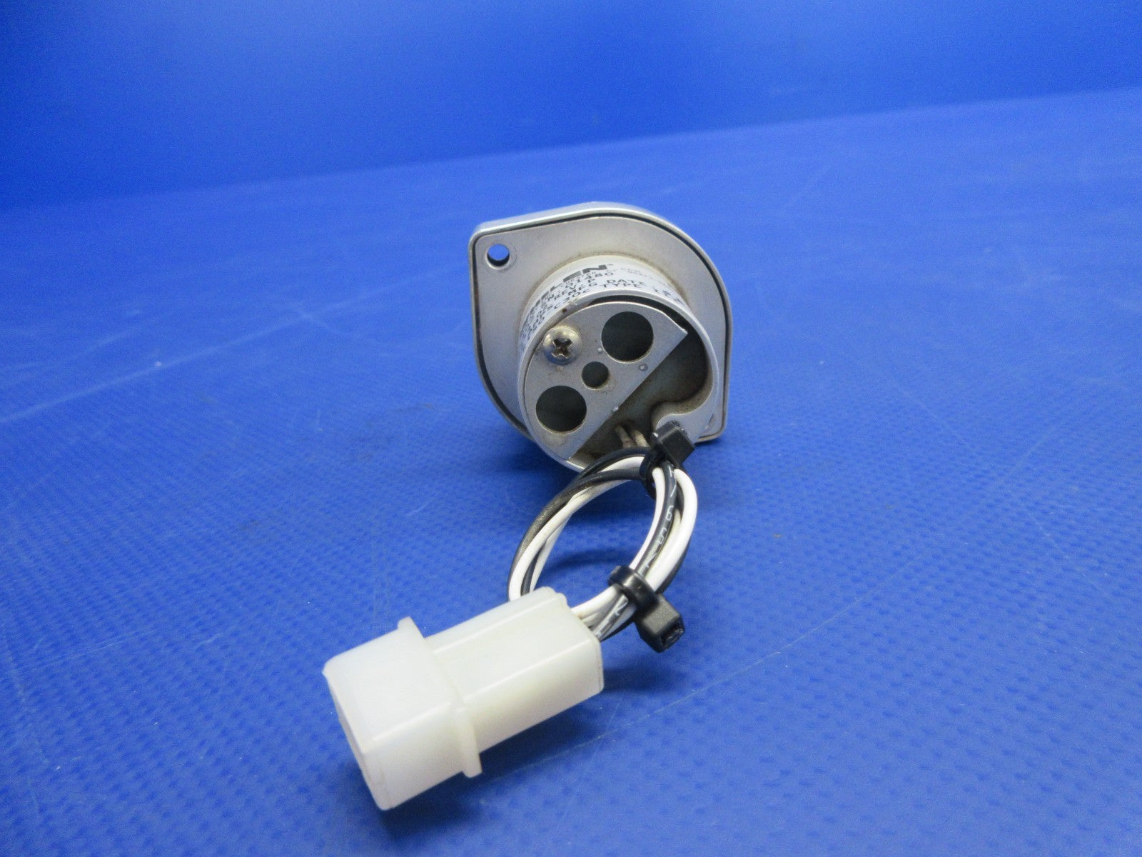Whelen LED AFT Vertical Position Light 28V 01-0771554-02 TESTED (0626-895)7