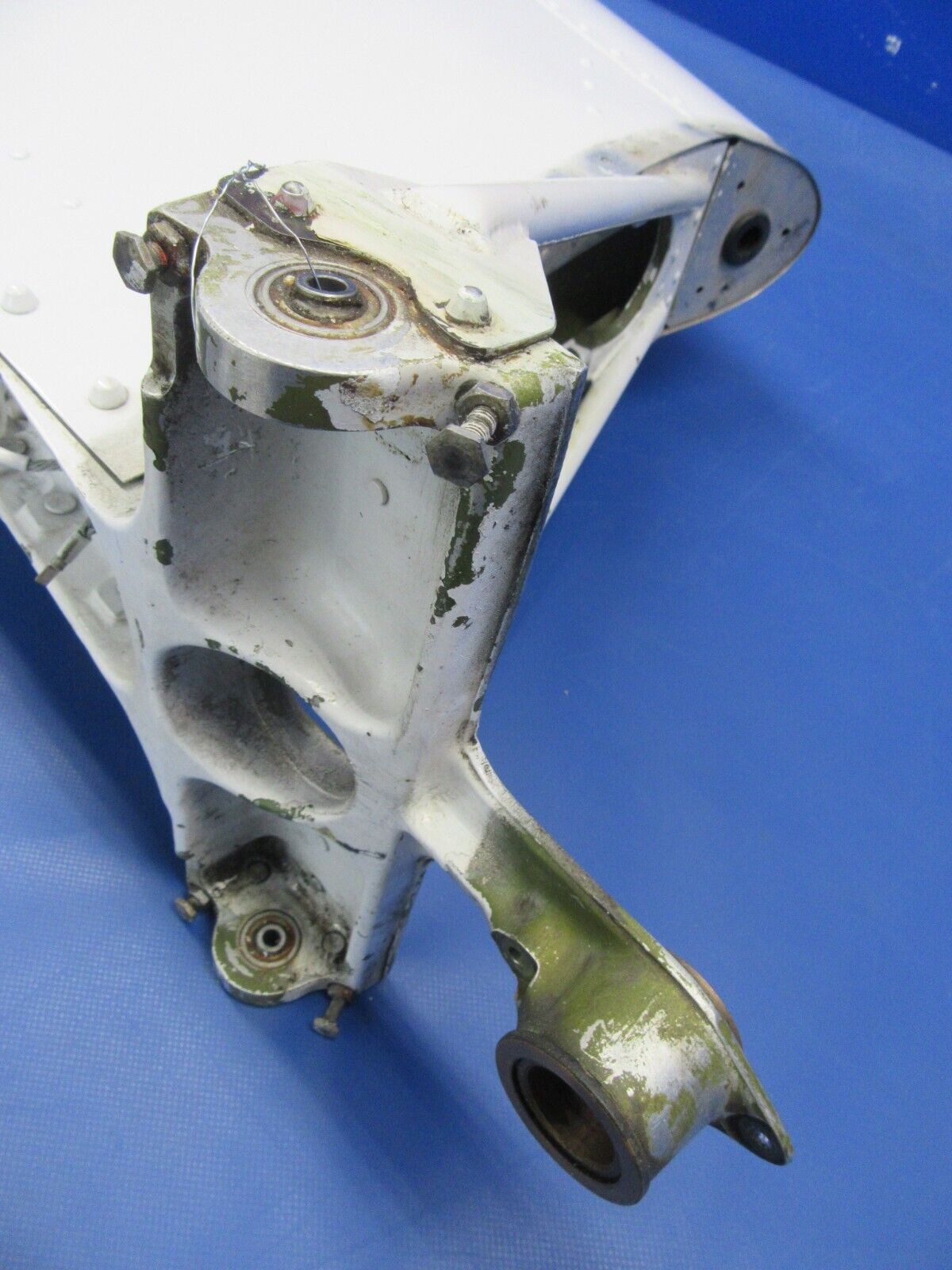 Piper PA-32RT-300T Lance Vertical Stabilizer / Fin Assy P/N 78908-03 (0824-06)
