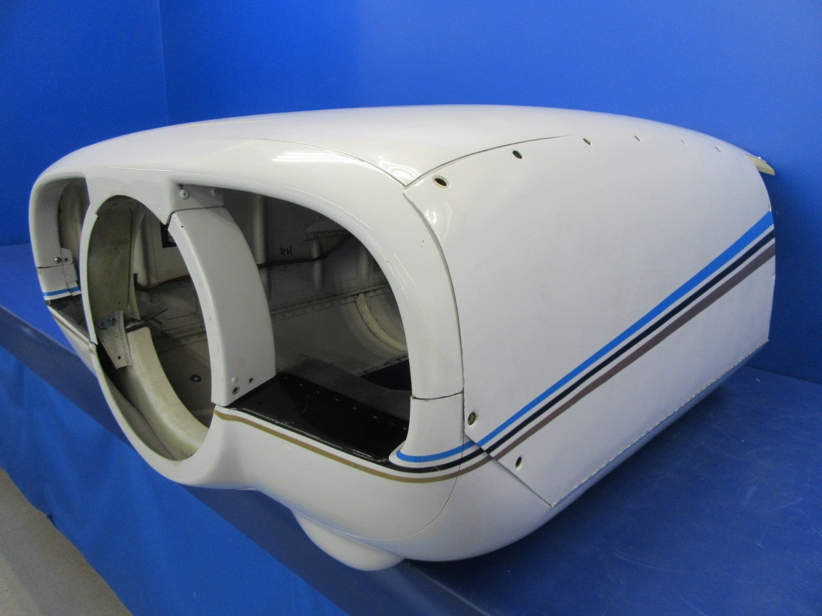 Beech B60 Duke Cowling w/ American Aviation Intercooler Modification (0426-09)3