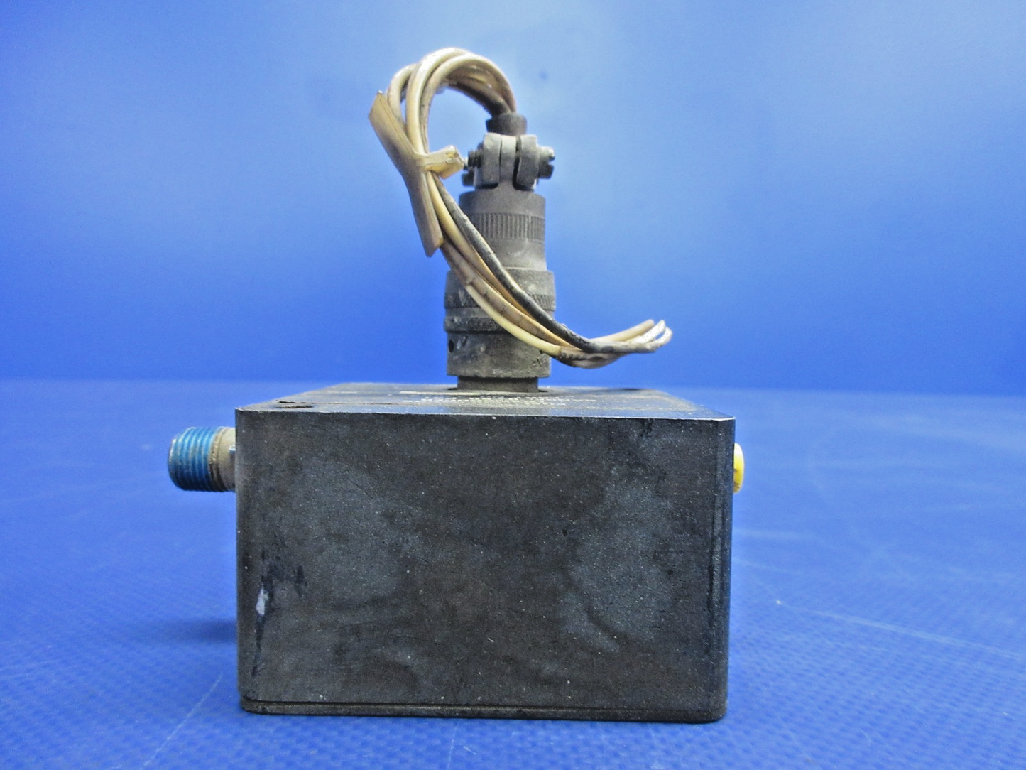 Piper PA-31T1 Cheyenne Fuel Pressure Transducer 0-50 PSI P/N 33093-1 (0626-743)5