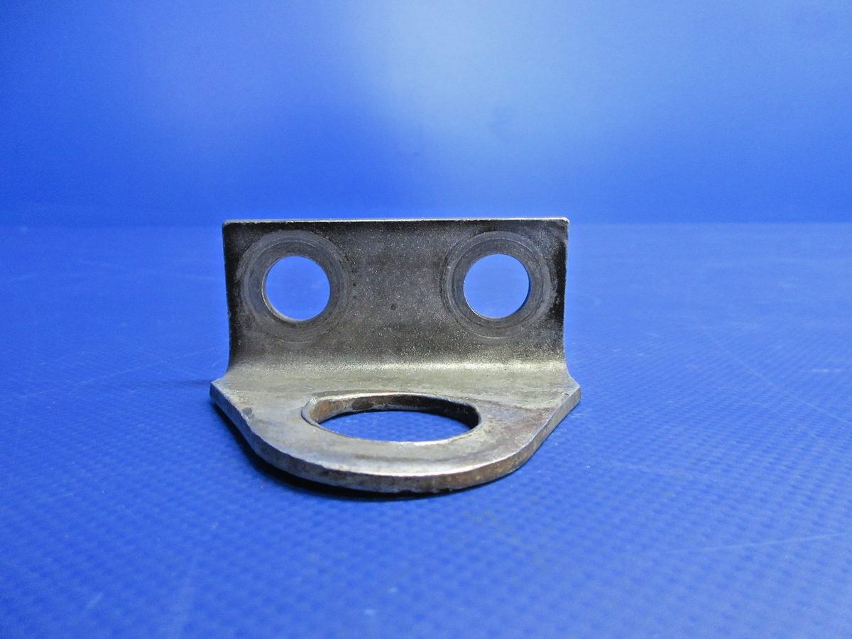 Air Tractor AT-301 Main Gear Towing Bracket P/N 40045-1 (0826-891)2
