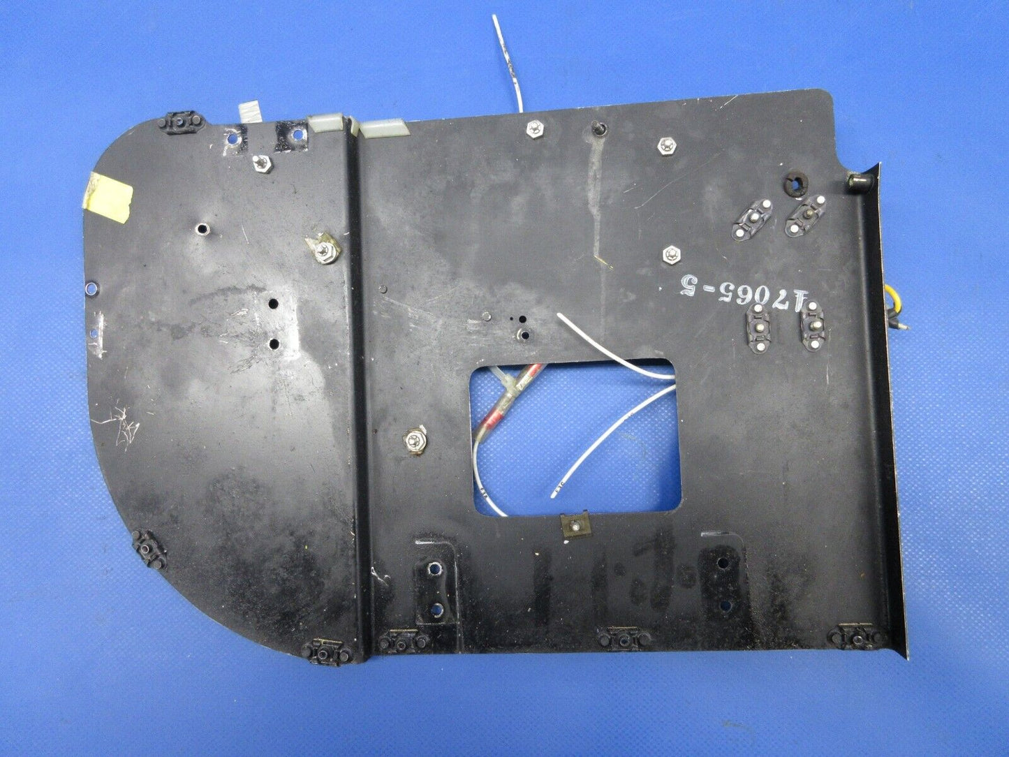 Piper PA-23-250 Aztec Pedestal Plate Assy LH P/N 17065-05 (0624-861)