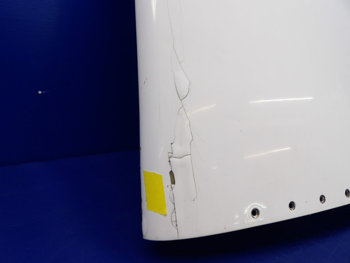 Minor Damage / Cirrus SR22 Right Hand Wing Tip P/N 13380-004 (0926-1242)2