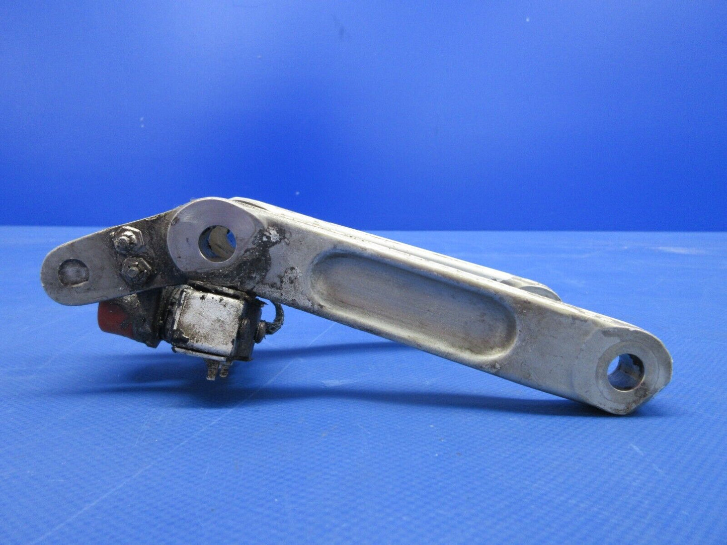 Piper PA-23-250 Aztec Main Gear Lower Drag Link Assy P/N 16240-05 (0624-890)