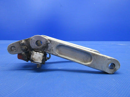 Piper PA-23-250 Aztec Main Gear Lower Drag Link Assy P/N 16240-05 (0624-890)