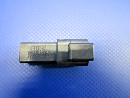 Cirrus Tanis Harness Plastic Socket P/N TCP2598 LOT OF 5 NOS (0326-993)4