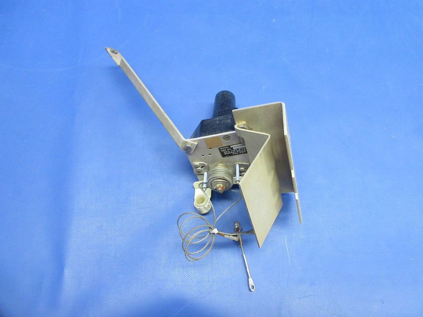Bellanca 17-31A EDO-Aire Mitchell Roll Servo & Brackets 1C363-1-233R (0924-821)