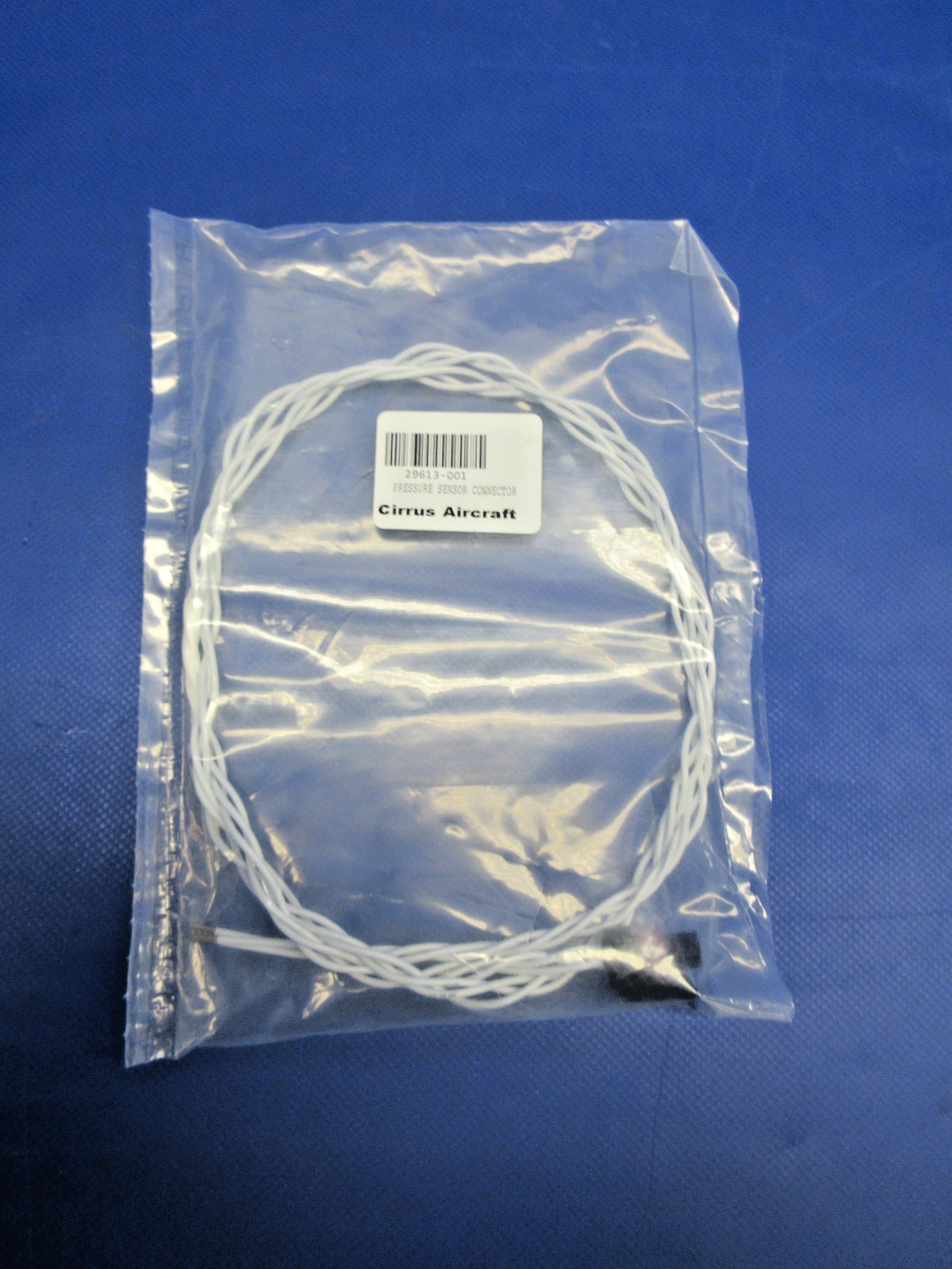 Cirrus SR20 / SR22 Pressure Sensor Connector P/N 29613-001 NOS (0426-741)1