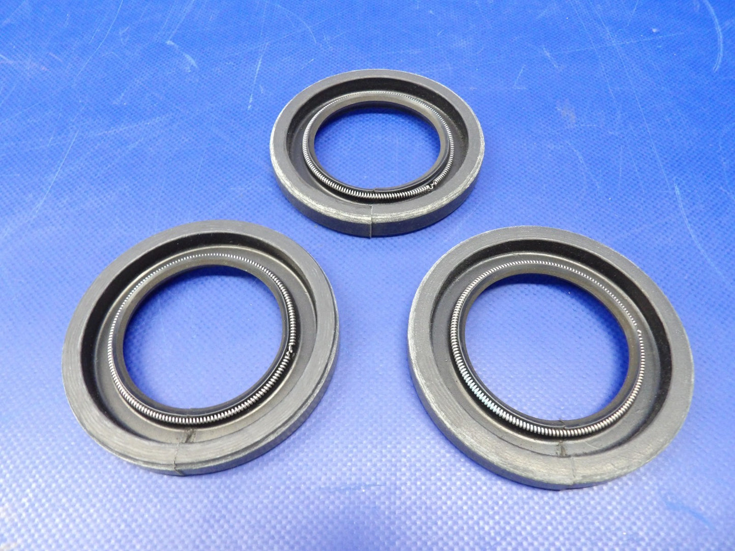 Continental Crankshaft Taper Oil Seal P/N 530917 LOT OF 3 NOS (0426-1360)7