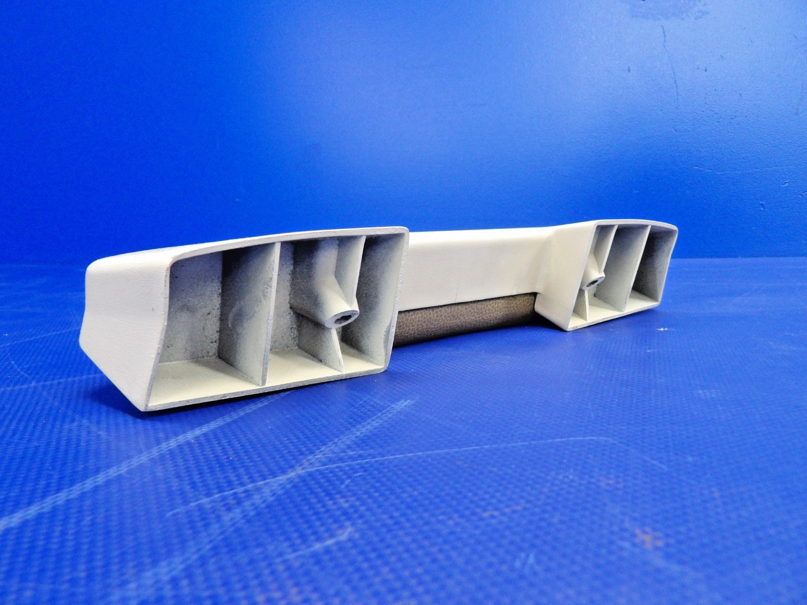 Cessna 172 / 172G Cabin Door Armrest P/N 1414082-18 (0326-1226)7