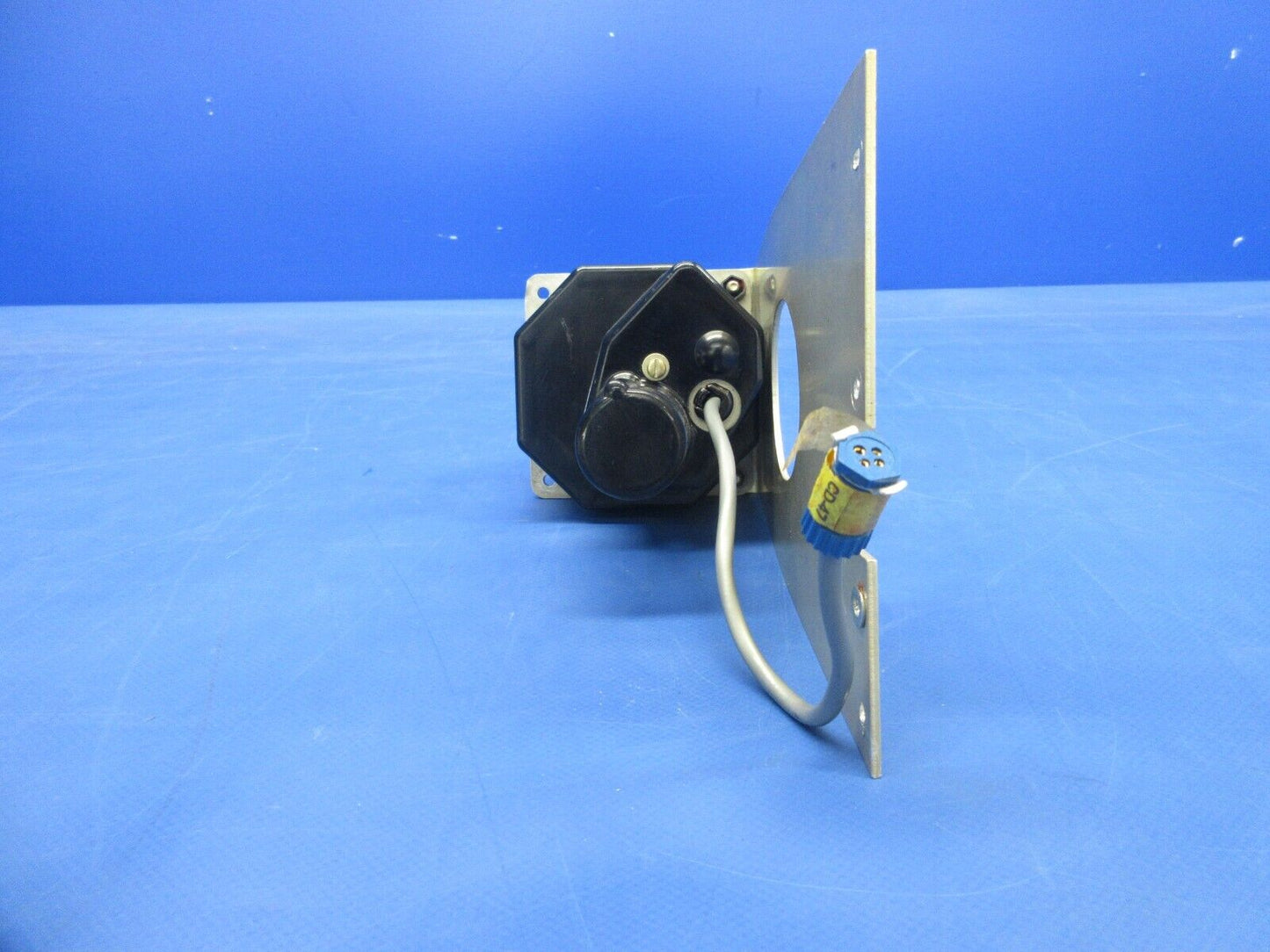 Edo-Aire Mitchell Roll Servo & Bracket 1C363-1-269R (1024-733)
