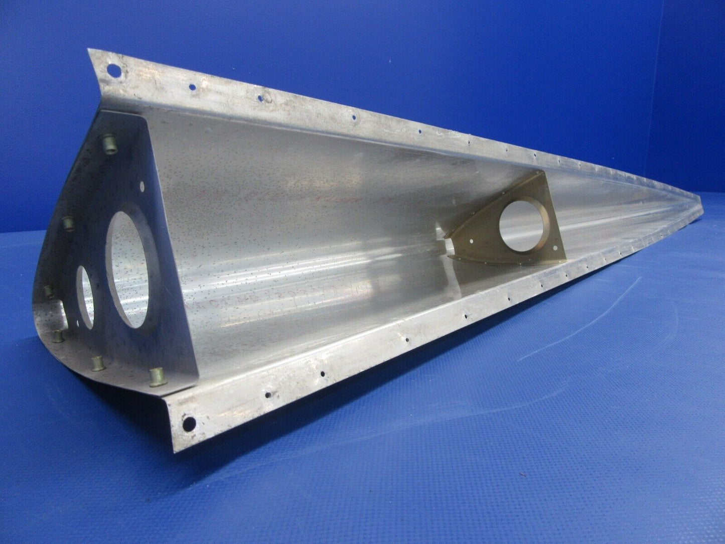 Beech 19A Musketeer Dorsal Fin Fairing P/N 169-440013-659 (0324-12)