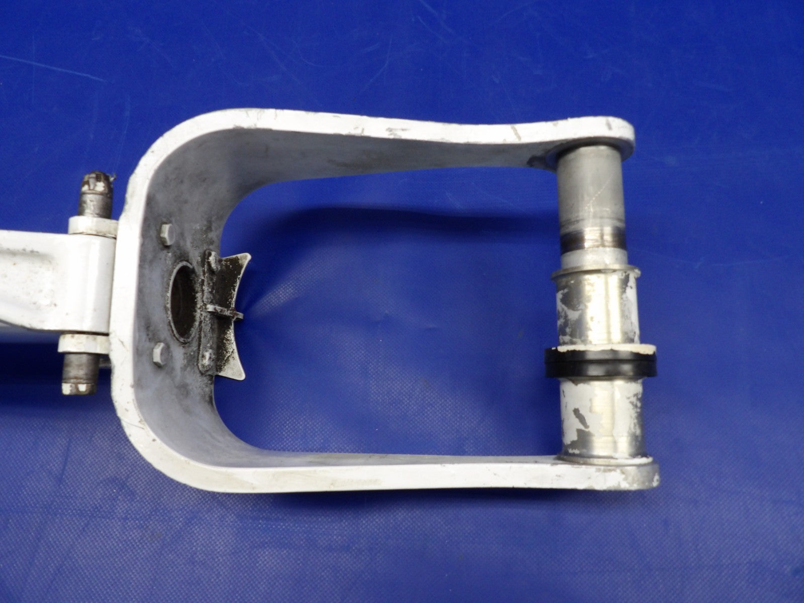 Cessna 310 / 310I Nose Landing Gear P/N 0842000-77 FOR PARTS (0326-2006)7