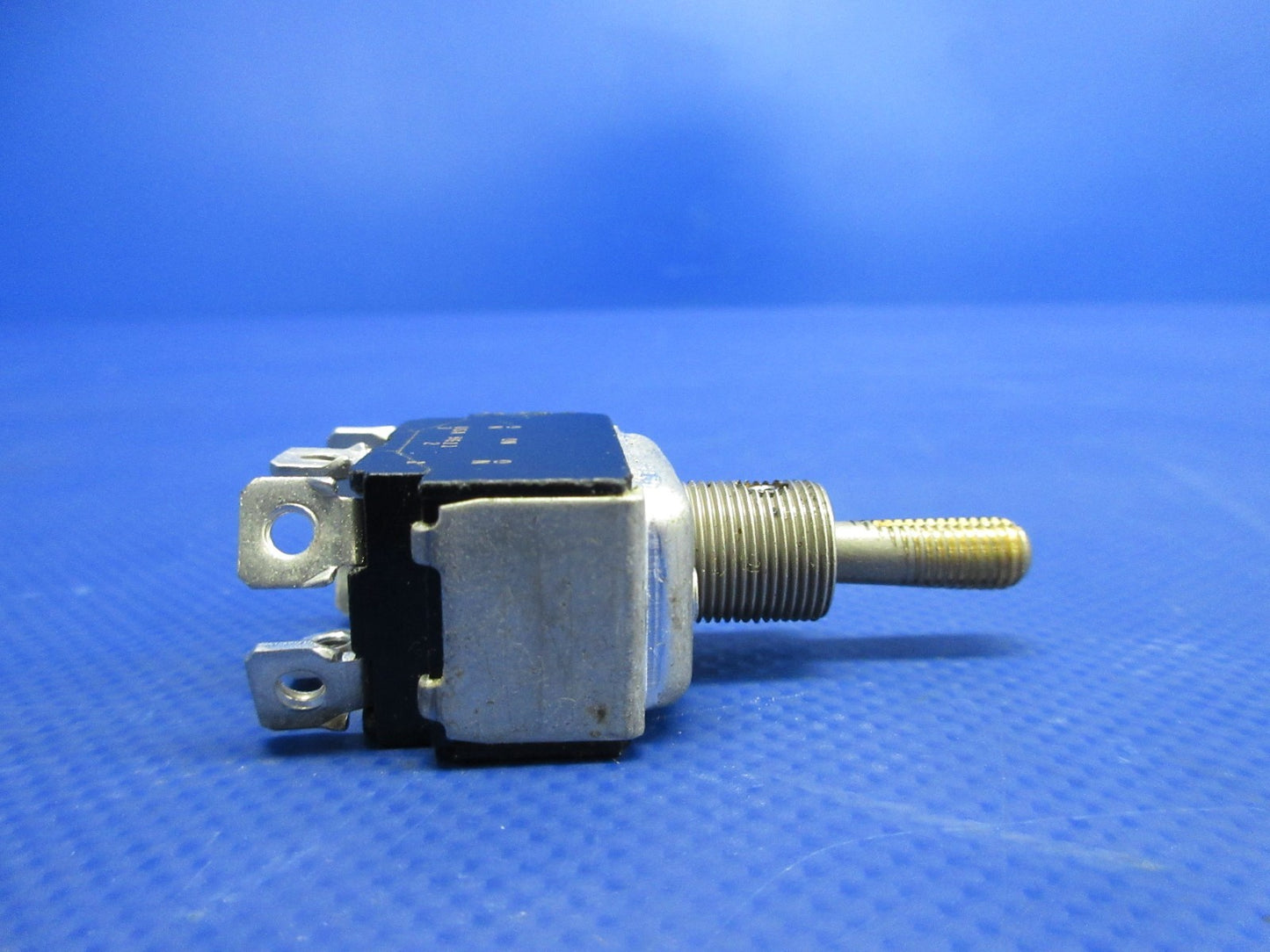 Cessna Flap Switch P/N S1661-2 NOS (0426-718)12