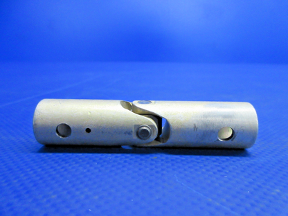 Cessna Control Yoke Universal Joint P/N 0411257 NOS (0426-725)2