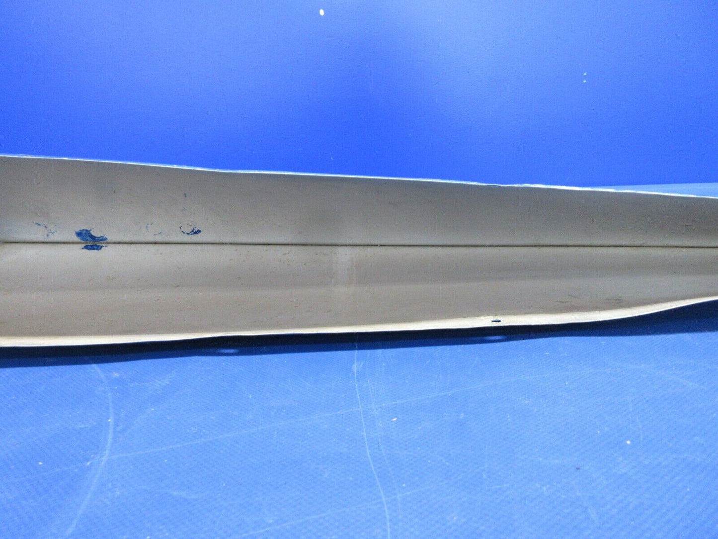 Cessna 175 Wing Tip Assy RH P/N 0523700 (0524-2124)
