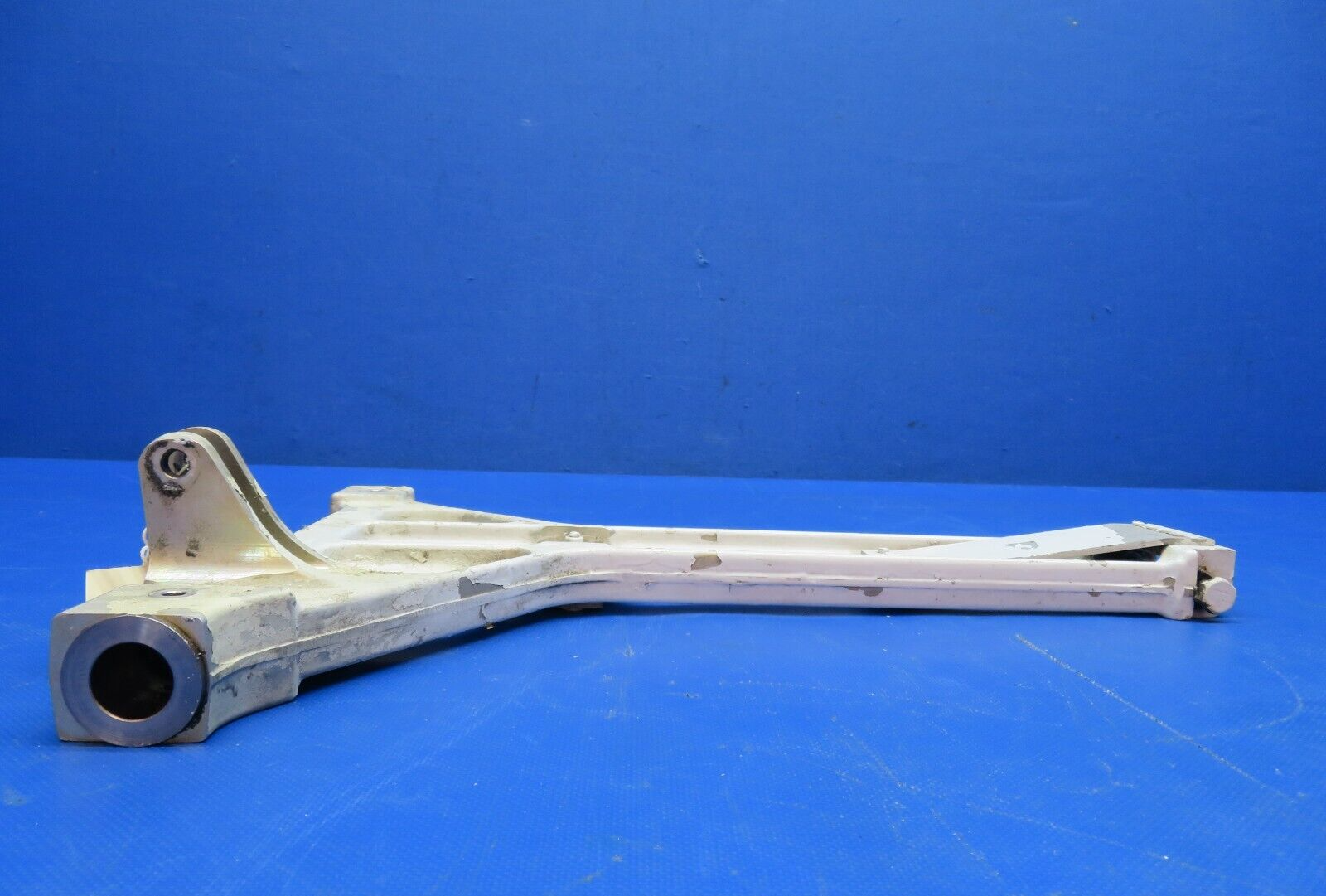 Piper Aerostar 602P LH Upper Side Brace Main Gear P/N 400094-01 (0123-834)8