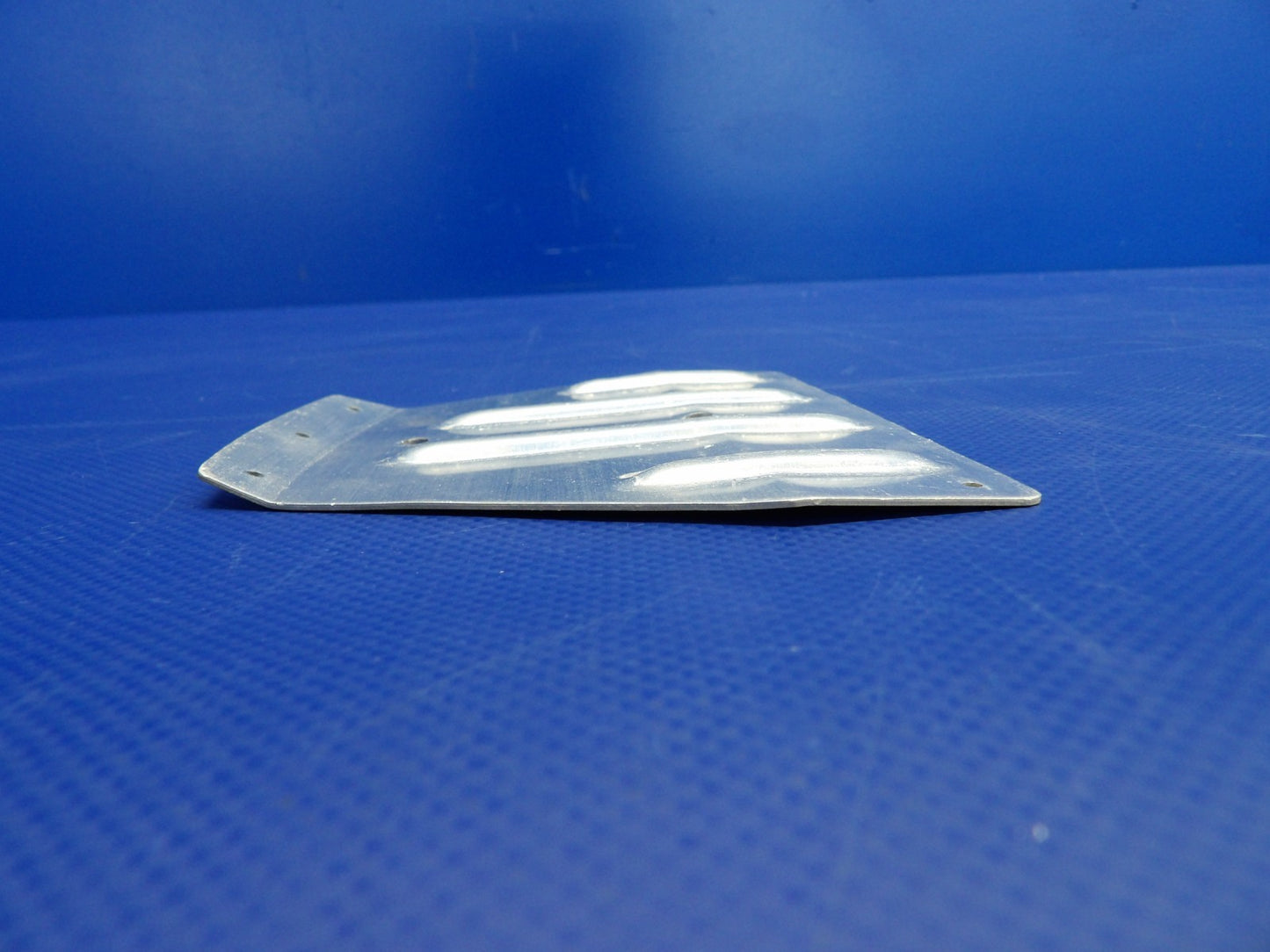 Cessna 182 RH Cowl Flap Bracket Hinge P/N 0752609-14 NOS (0426-1237)9