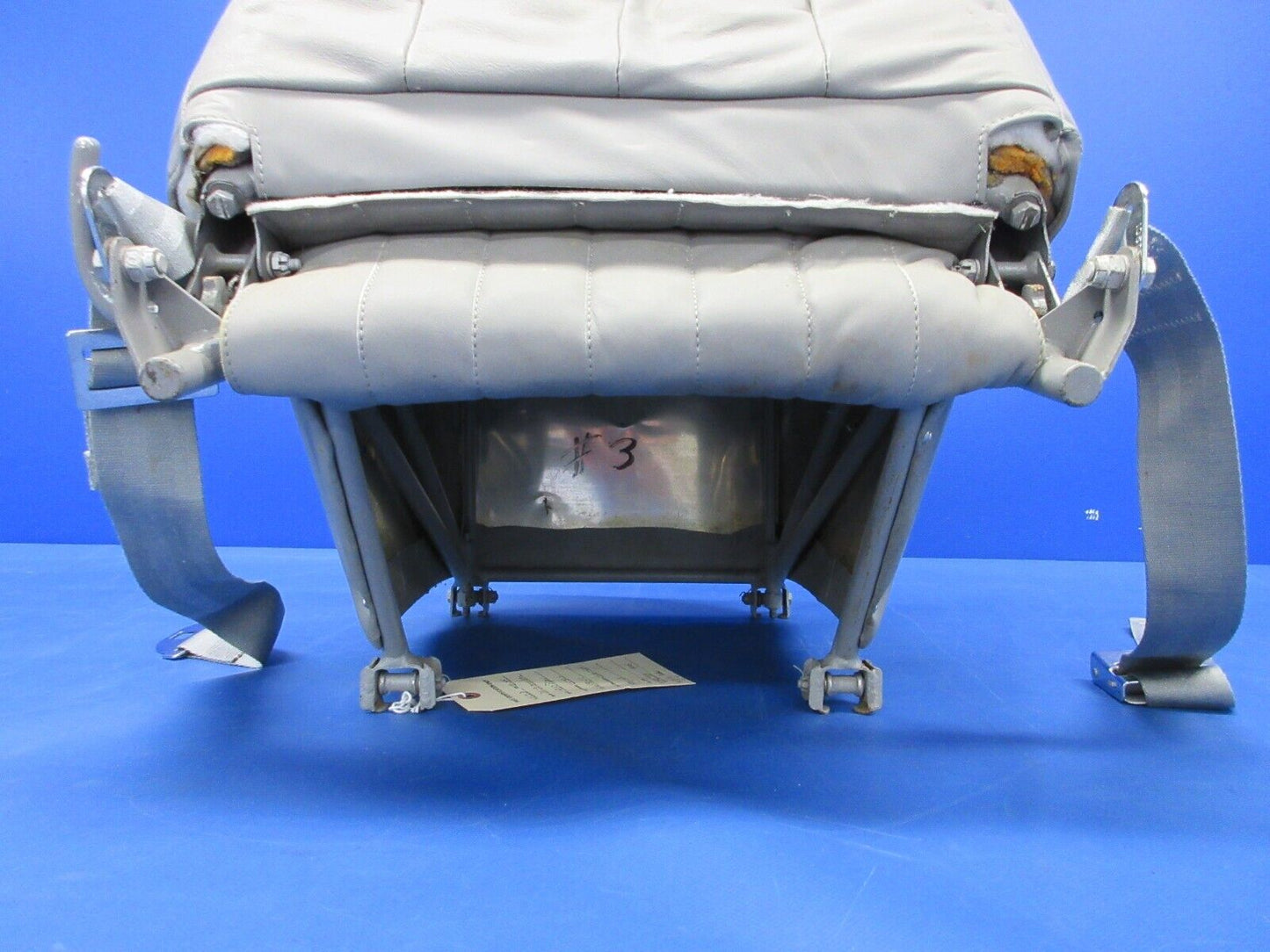 Piper PA-23-250 Aztec Center Seat Assy LH P/N 16481-02 (0624-1352)