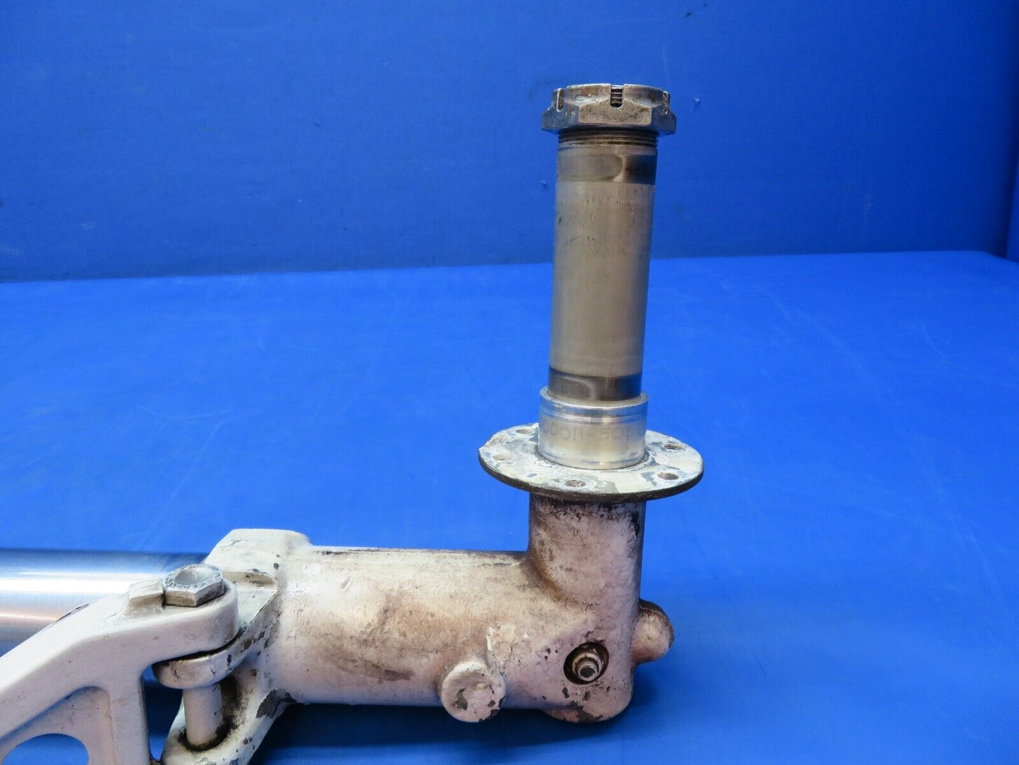 Piper Aerostar 602P LH Main Gear Assy P/N 400053-509 (0123-943)