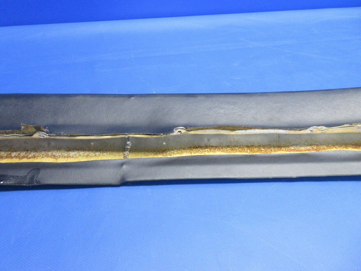 Piper PA-34-200T Seneca II Glare Shield Assy P/N 78109-04 (0524-2059)