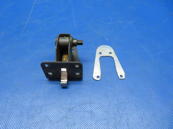 Cessna 337 / P337H Front Upper Door Latch Assy 1511408-16 (0824-193)