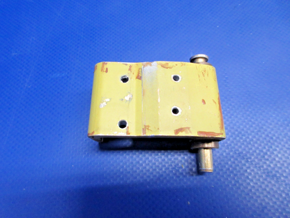 Beech 95-B55 Baron Cabin Door Upper Hinge 35-400018-12 (0926-862)3