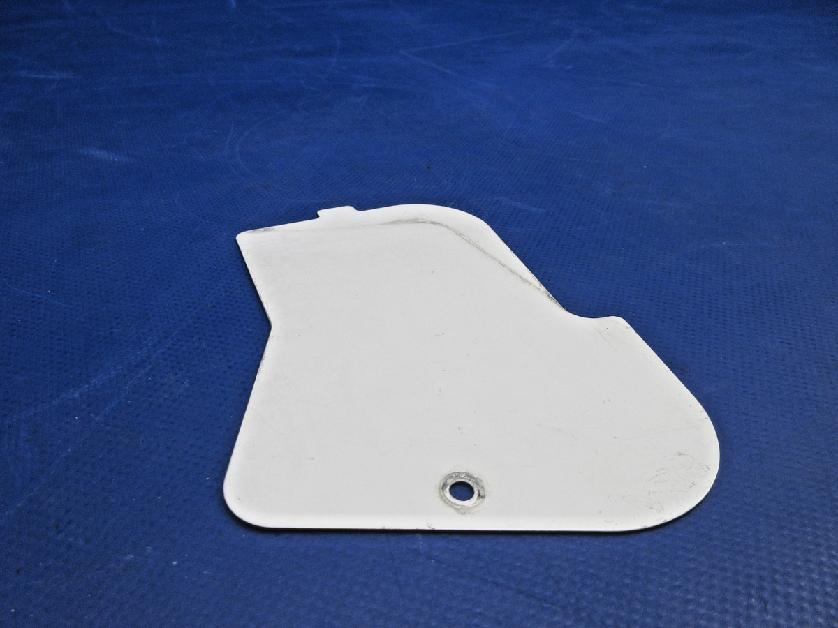 Cirrus SR22 Tail Access Panels LH & RH P/N 20319-001 (0926-781)6