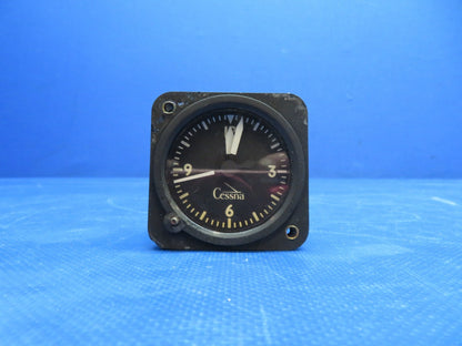 Cessna 172 / 172G Electric Clock P/N CA-6254 TESTED (1124-158)0