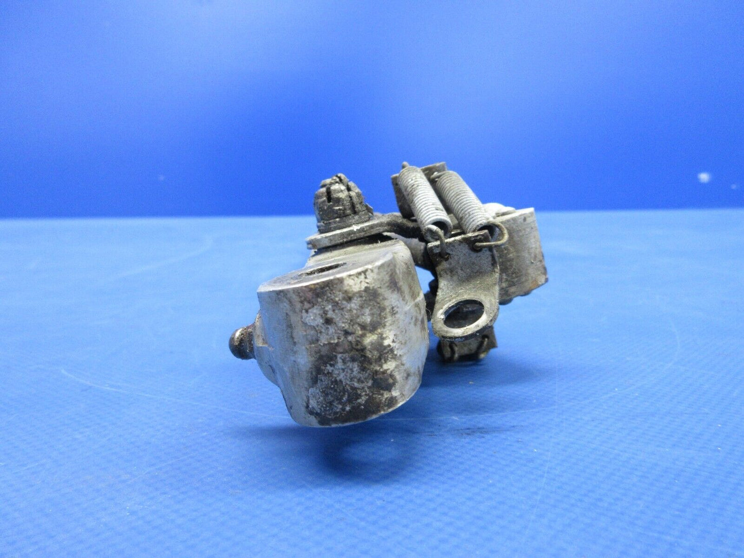 Piper PA-23-250 Aztec Main Gear Upper Link Assy P/N 16190-00 (0624-858)
