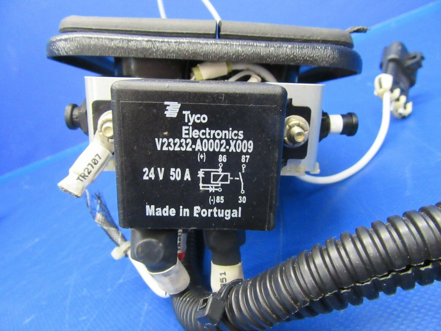 Cirrus SR-22 Auxiliary Battery Box Assembly P/N 50979-001 (1019-387)