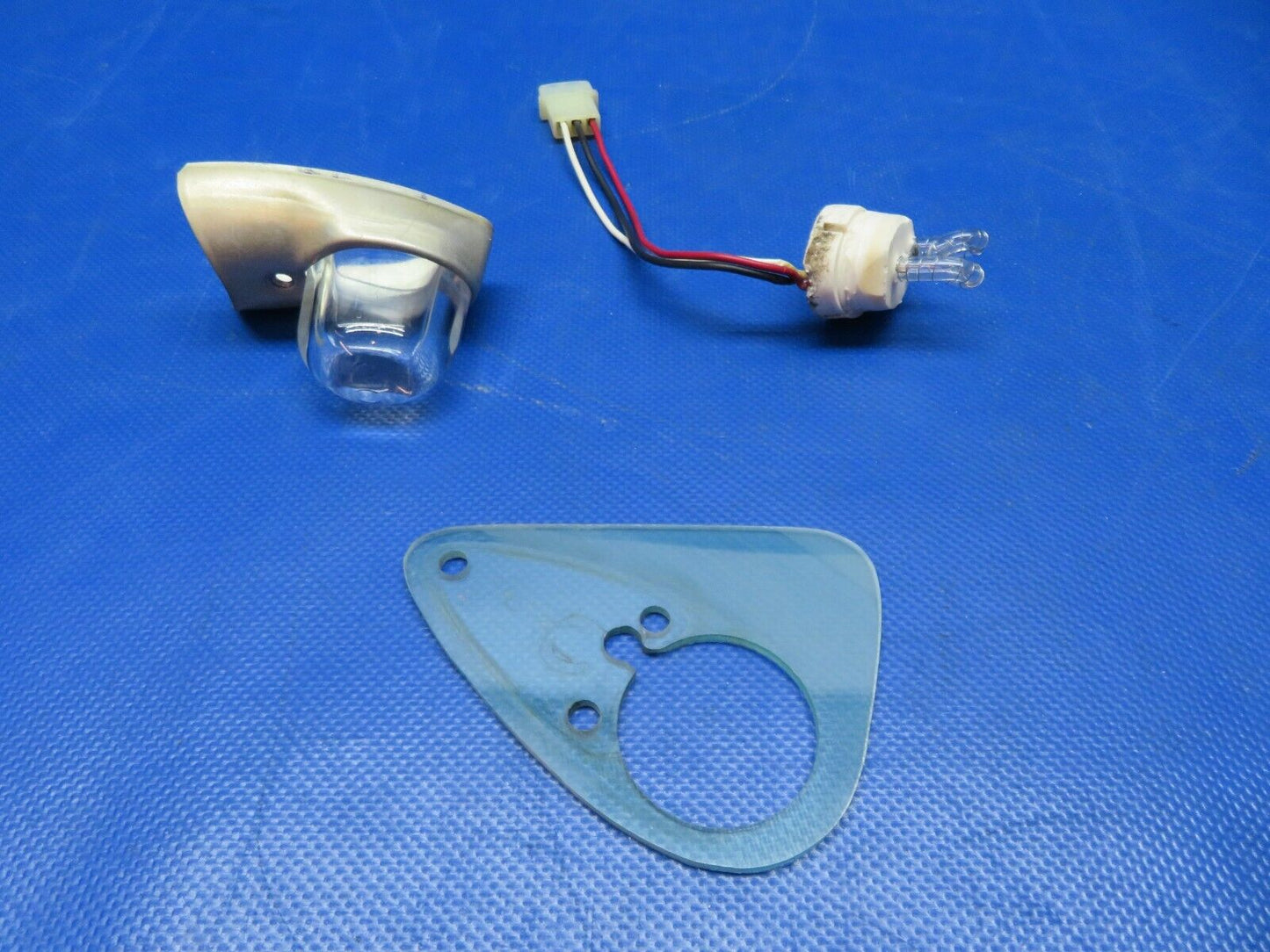 Mooney M20 M20E Whelen LH Nav Light w/ Strobe 12v P/N A650-PR TESTED (0424-254)
