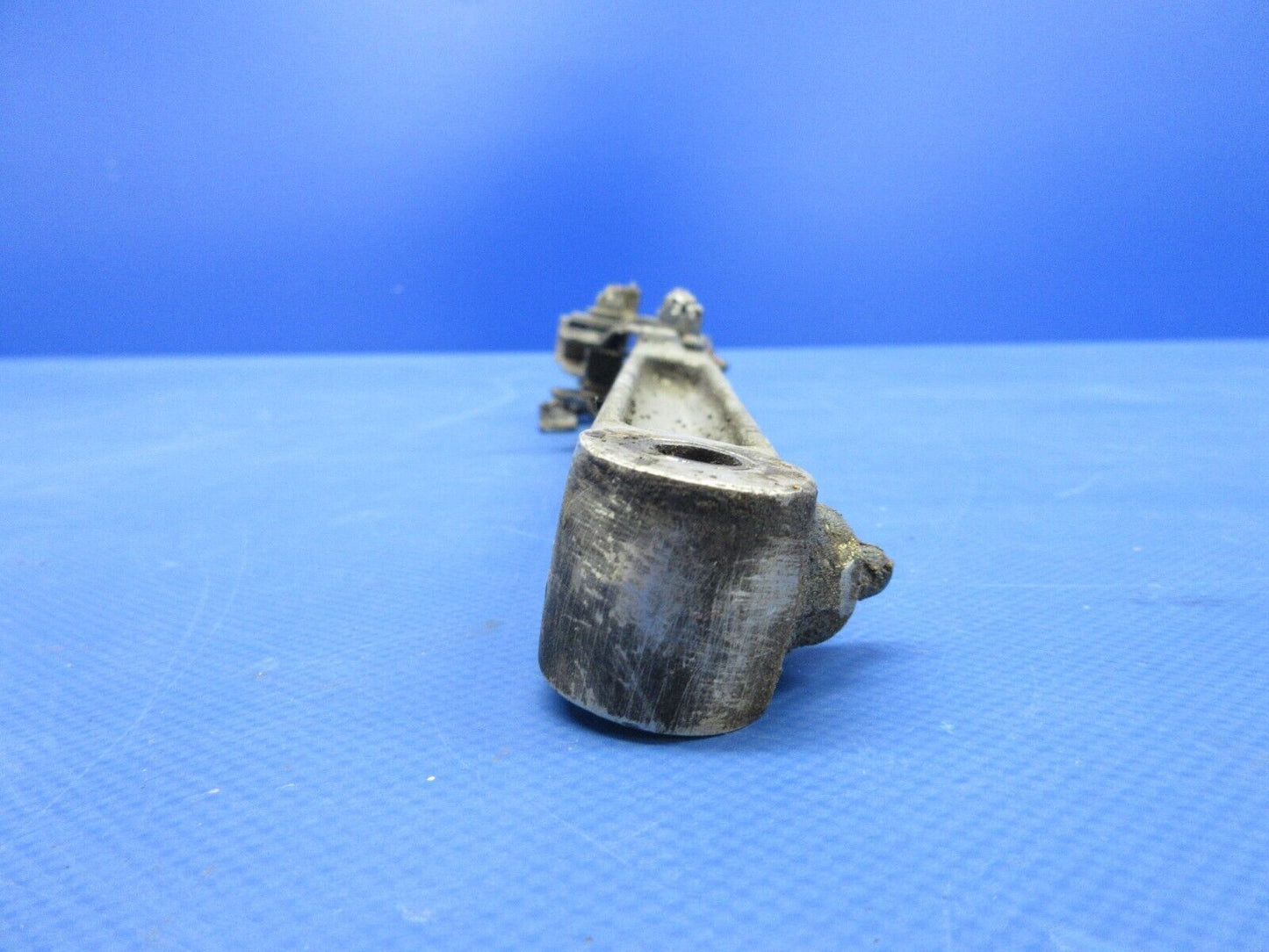 Piper PA-23-250 Aztec Main Gear Upper Link Assy P/N 16190-00 (0624-858)