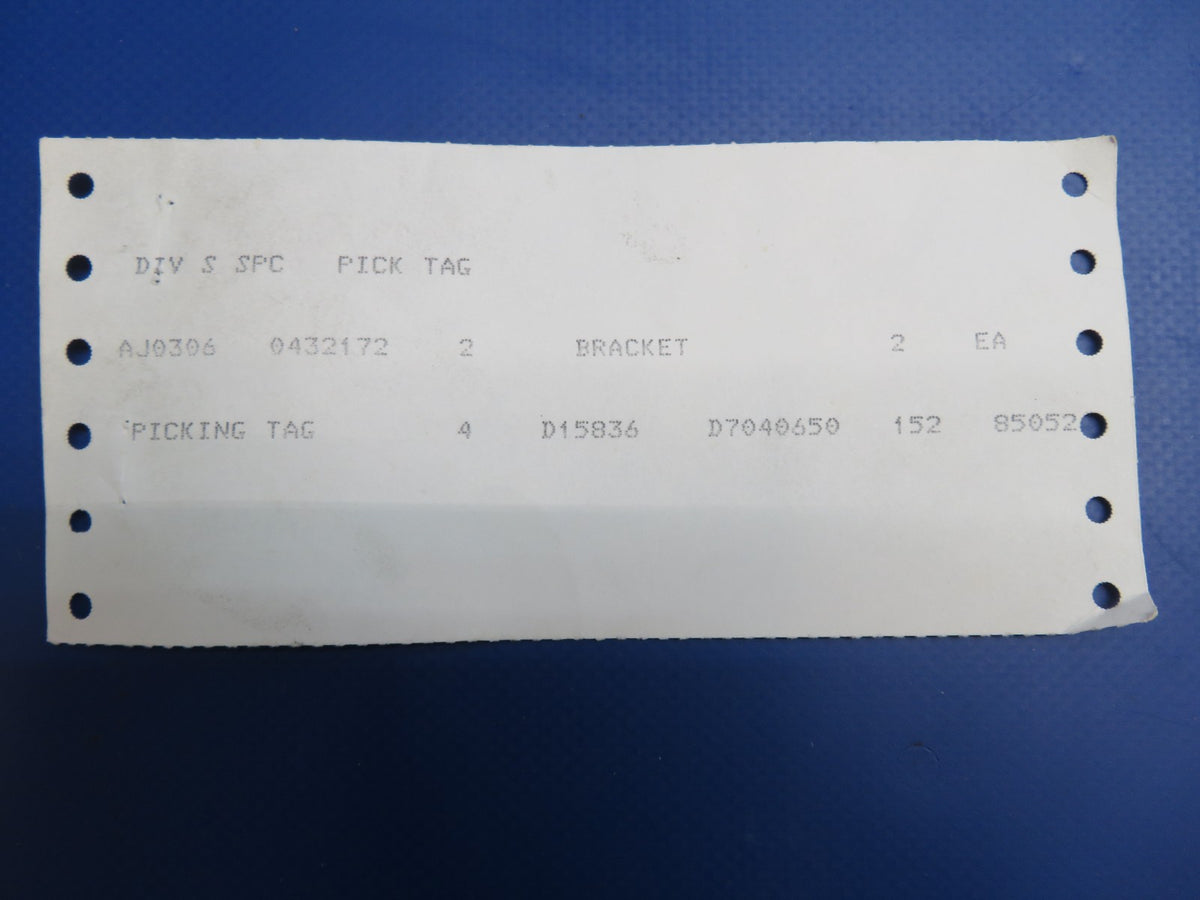 Cessna Bracket P/N 0432172-2 NOS (0526-933)2
