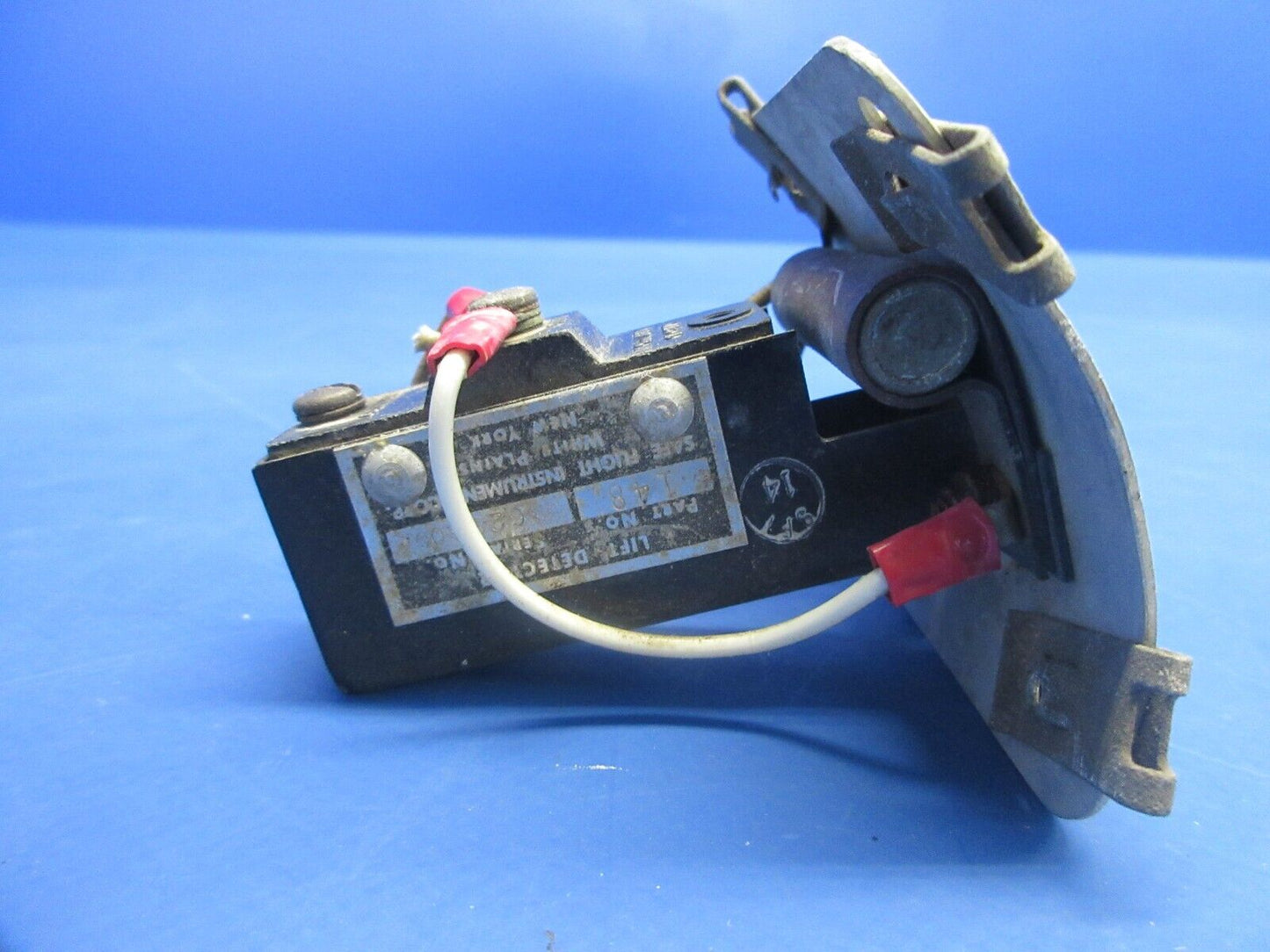 =Safe Flight Lift Detectors P/N 151-4 LOT OF 3 FOR PARTS (1124-735)