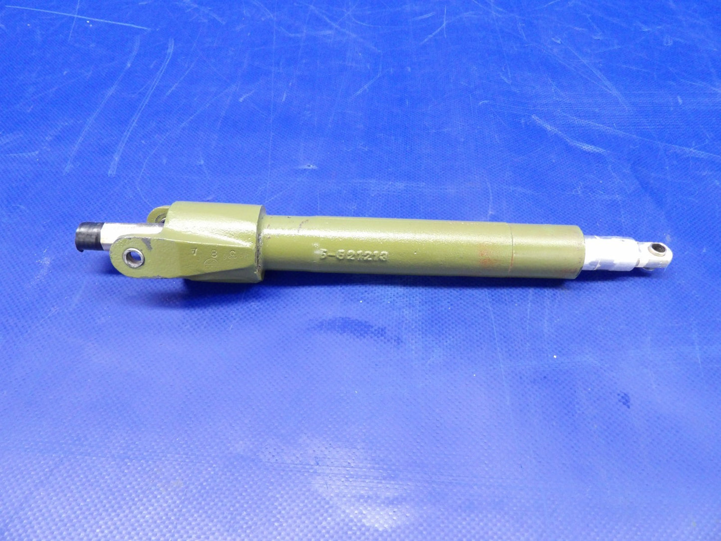 Beech 95 / D95A Travel Air Right Hand Flap Actuator P/N 45-521212-15 (0326-400)0