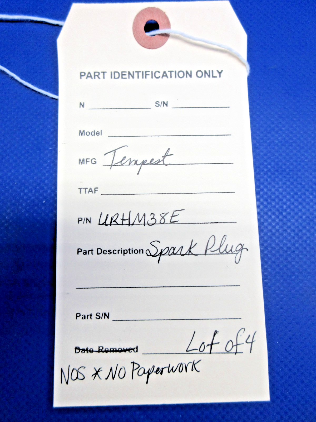 Tempest Spark Plug P/N URHM38E LOT OF 4 NOS (0826-854)15