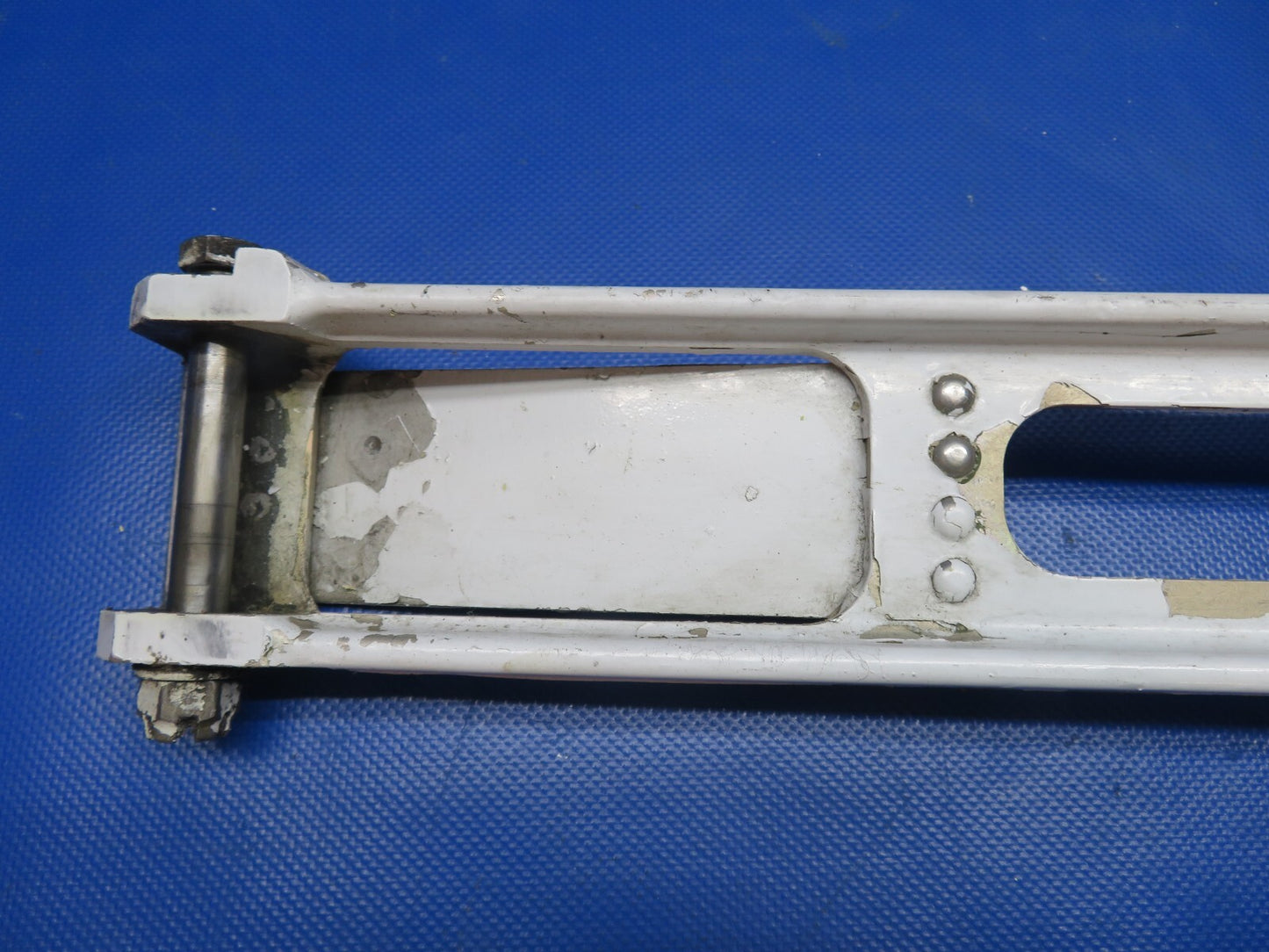 Piper Aerostar 602P RH Upper Side Brace Assy Main Gear P/N 400094-02 (0123-774)11