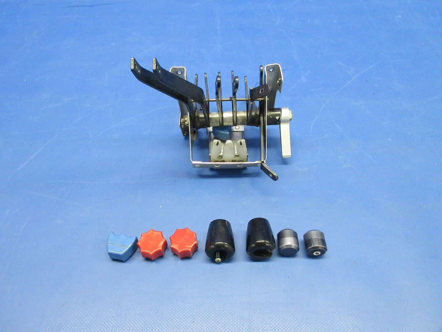 Piper PA-34-200T Seneca II Engine Control Quadrant Assy P/N 95136-03 (0524-1264)