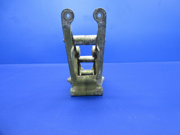 Bell 47J-2 Helicopter Power Cylinder Support P/N 47-724-115-13 (1124-942)