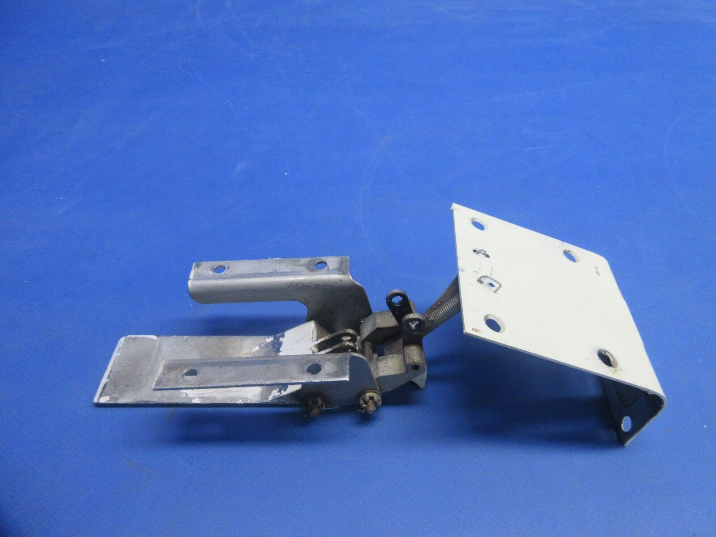 Piper PA-32RT-300T Lance II Cabin Door Exterior Handle Latch 79530-02 (0924-894)