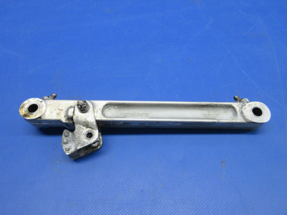 Piper PA-23-250 Aztec Main Gear Upper Drag Link Assy P/N 16190-00 (0624-774)