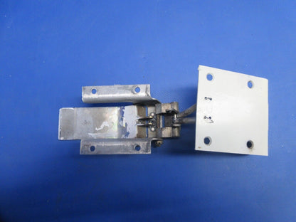 Piper PA-32RT-300T Lance II Cabin Door Exterior Handle Latch 79530-02 (0924-894)