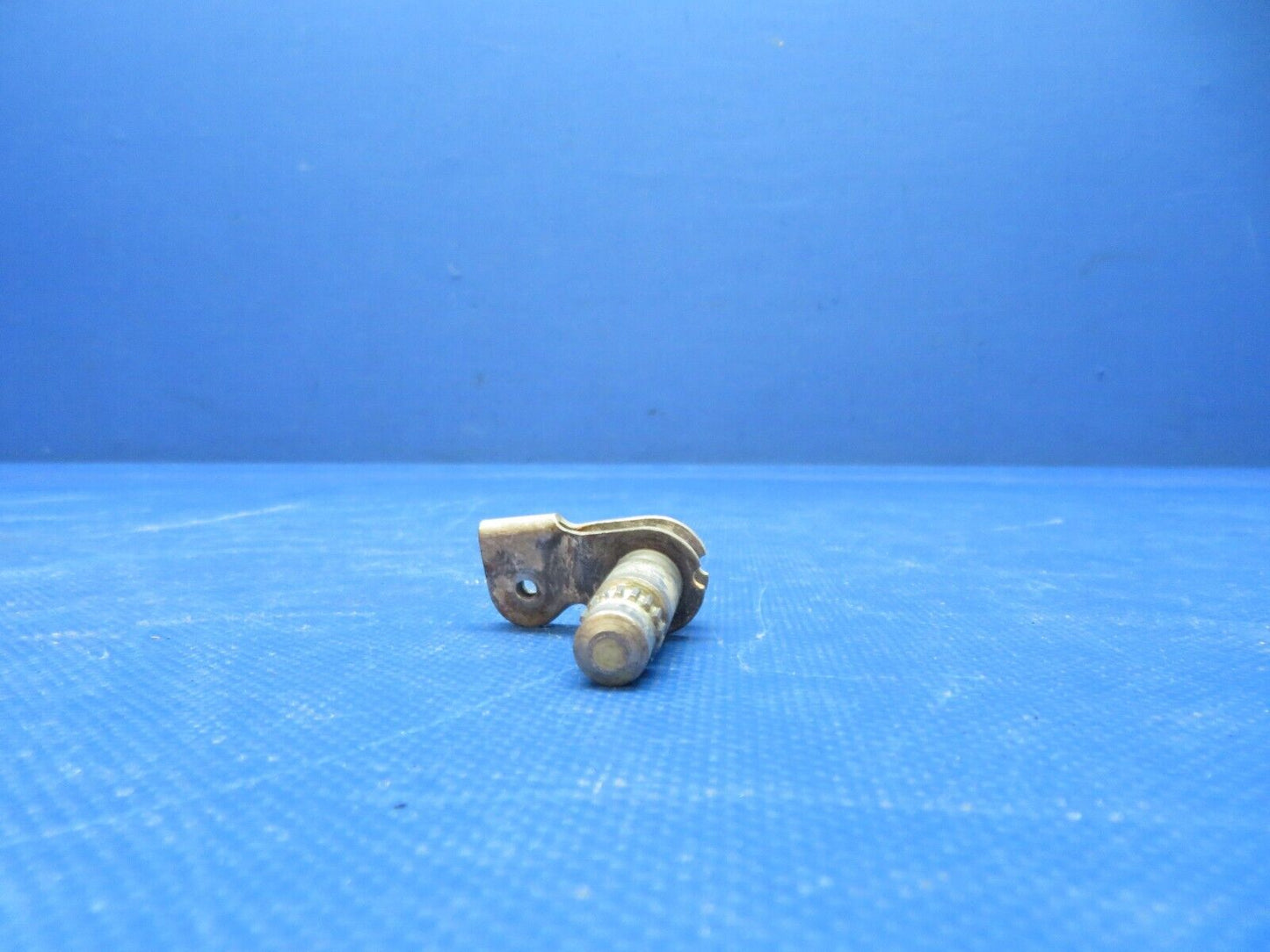 Early Cessna 175 / 175A RH Cabin Door Handle Shaft P/N 0511227-6 (1024-231)