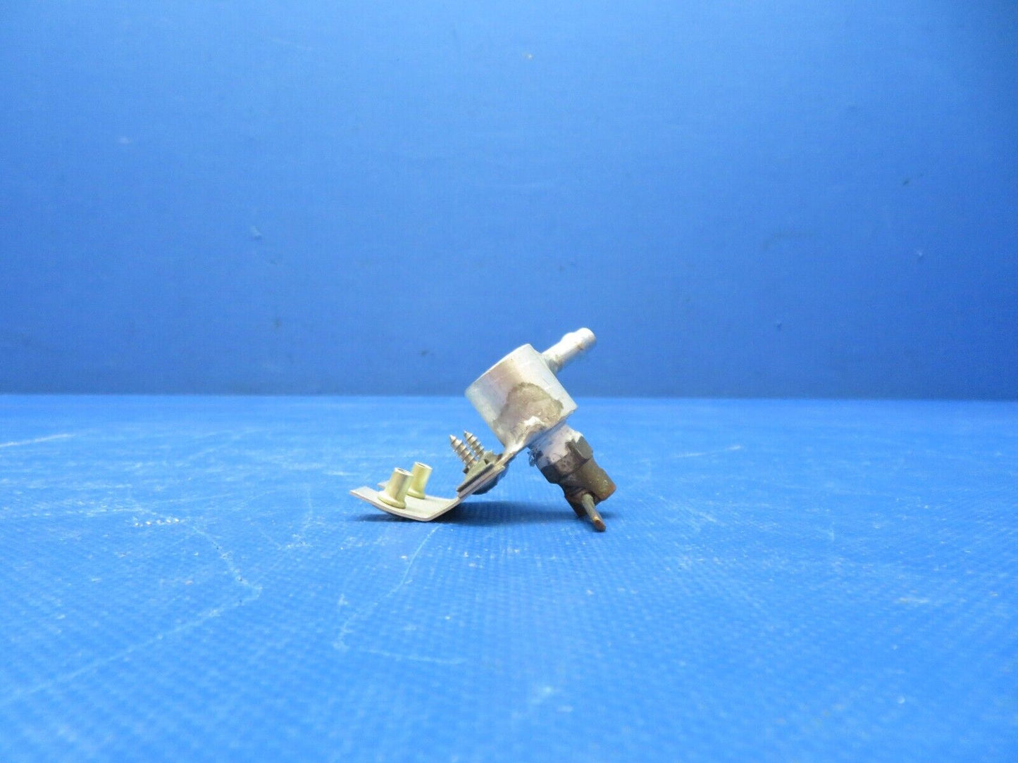 Piper PA-32RT-300T Lance II Alternate Air Valve & Bracket P/N 492-100 (1024-213)