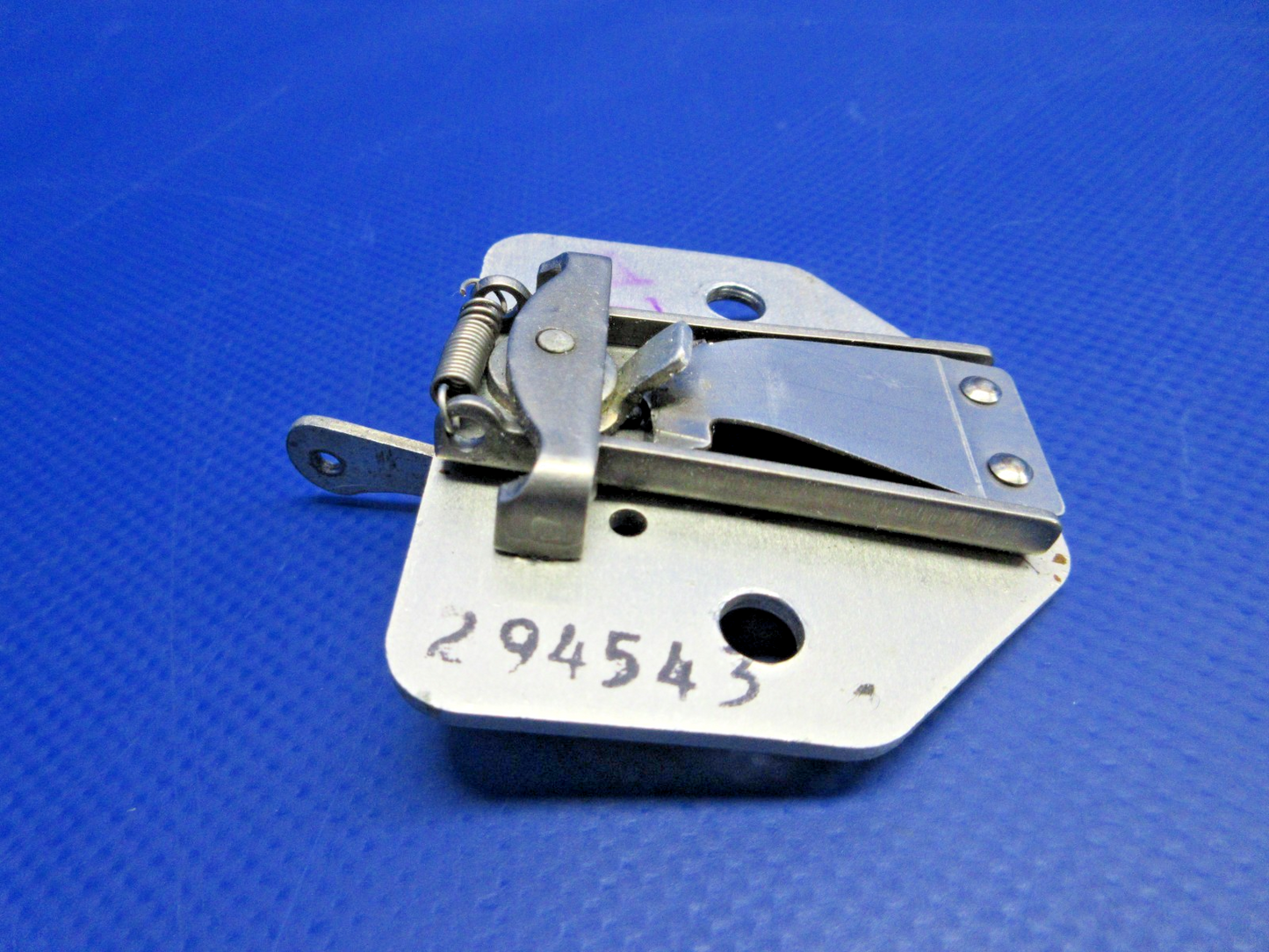 Cessna 310 / 310I Wedjit Cabin Seat Plate P/N 294543 LOT OF 3 (0326-818)12