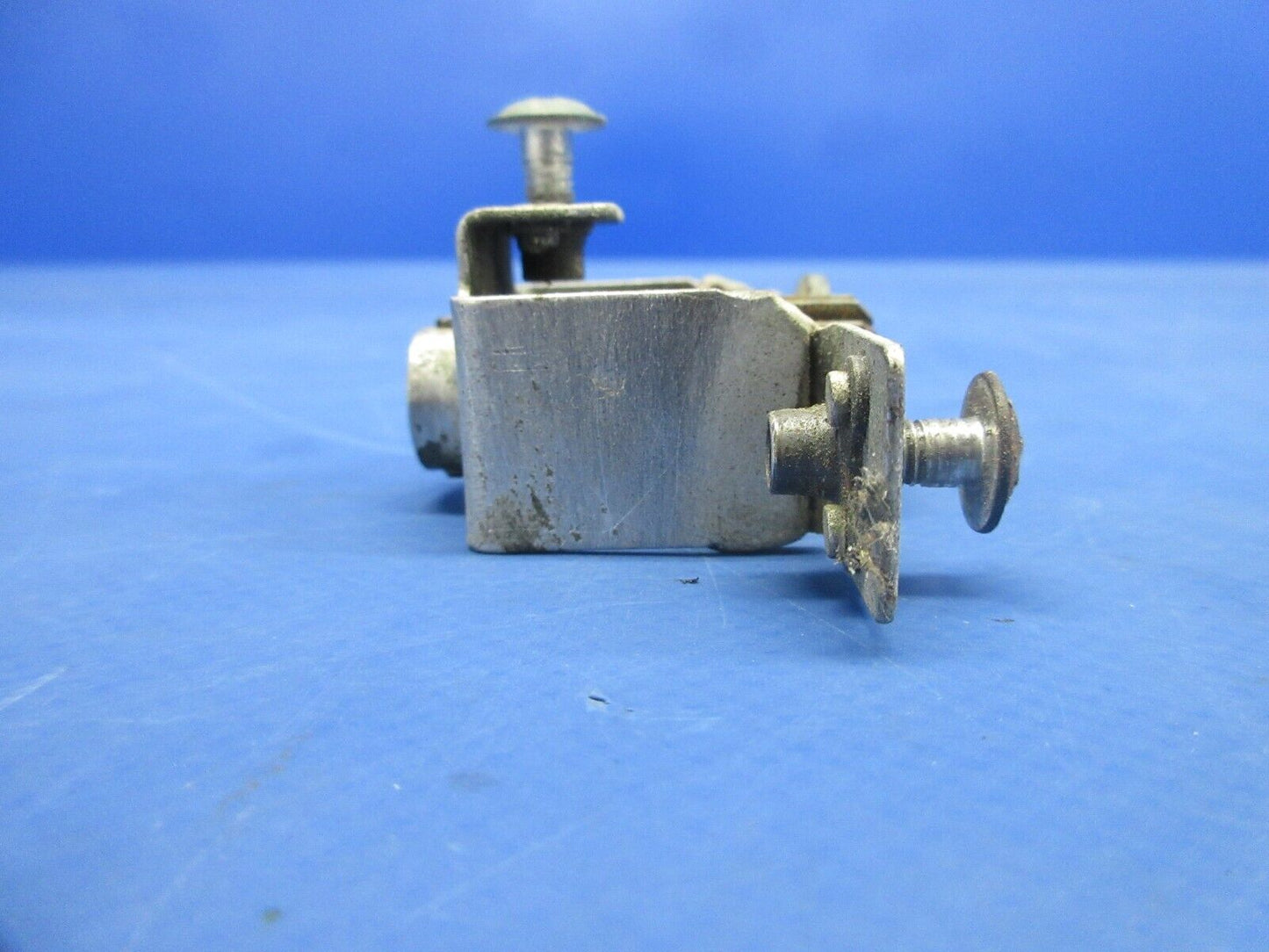 Cessna 150 / 150L Rotary Door Latch Clutch RH P/N 0412066-2 (1024-922)